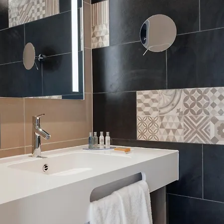 Hilton Garden Paris 4*