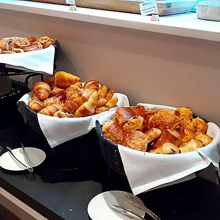 Szálloda Hilton Garden Paris 4*