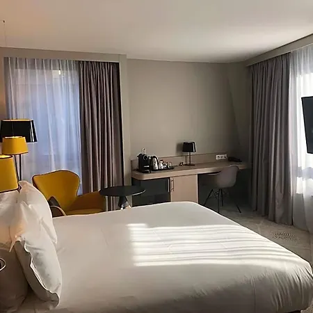 Szálloda Hilton Garden Paris Massy